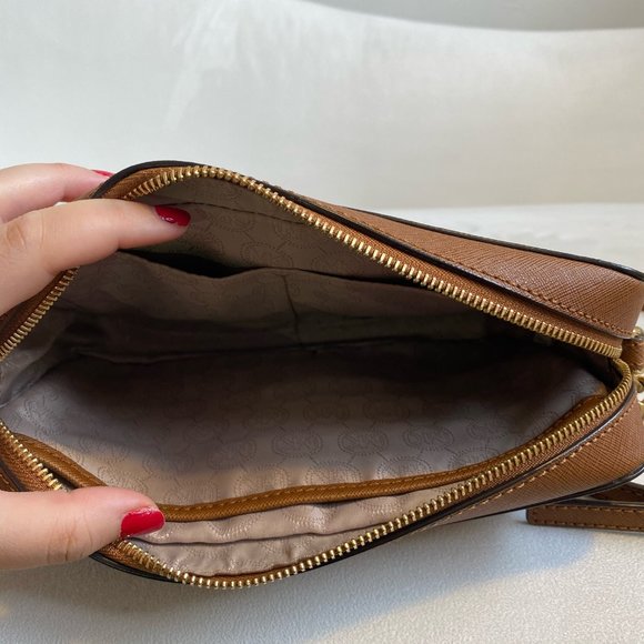 MICHAEL Michael Kors Jet Set Large East West Crossbody - Picture 3 of 3